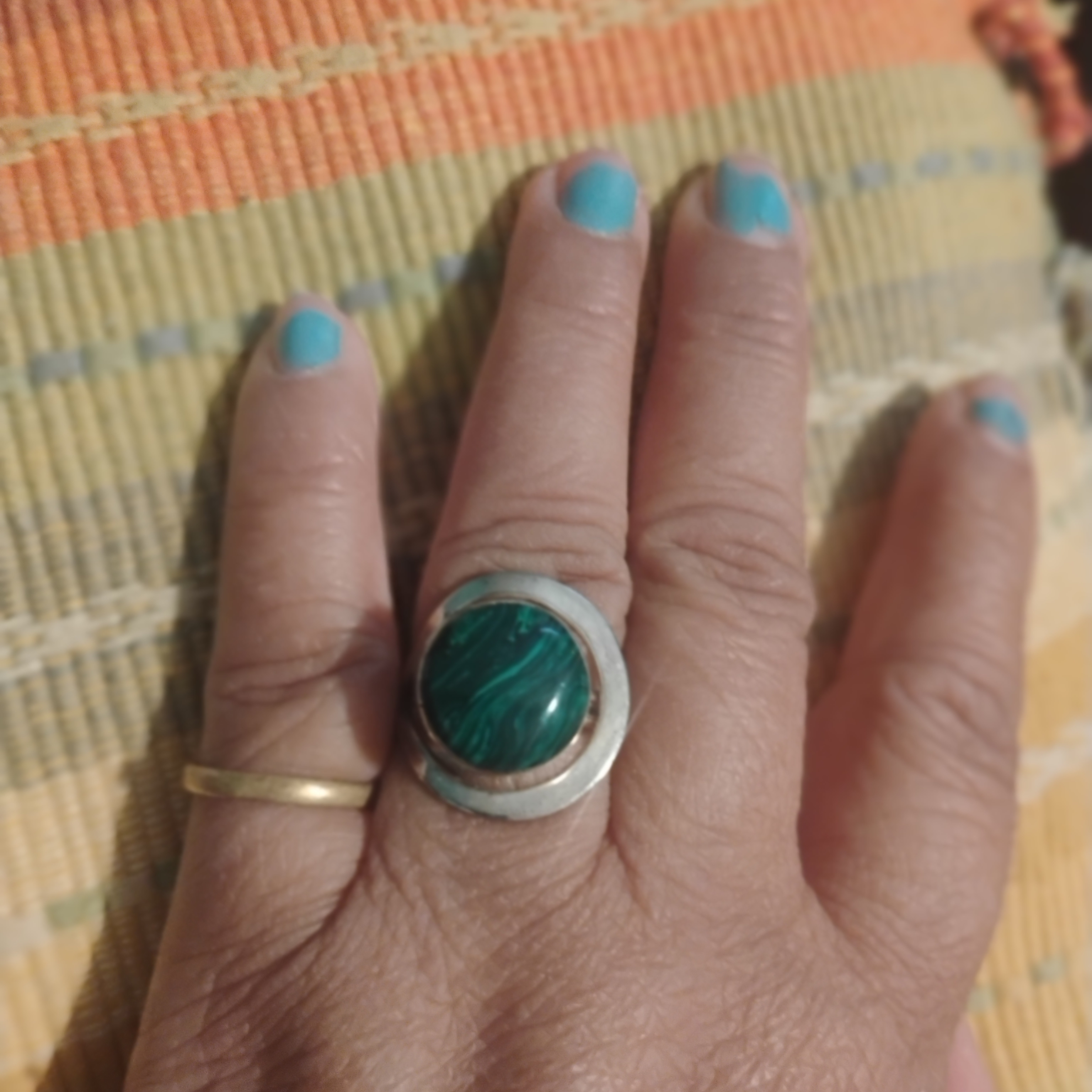Elegant Silver Ring With Green Gemstone 88$